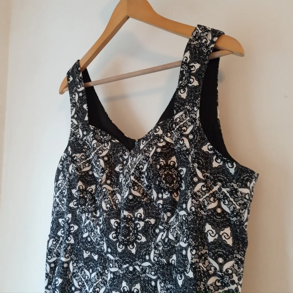 Torrid 0X Lace Print Sateen Peplum Top - Picture 8 of 11
